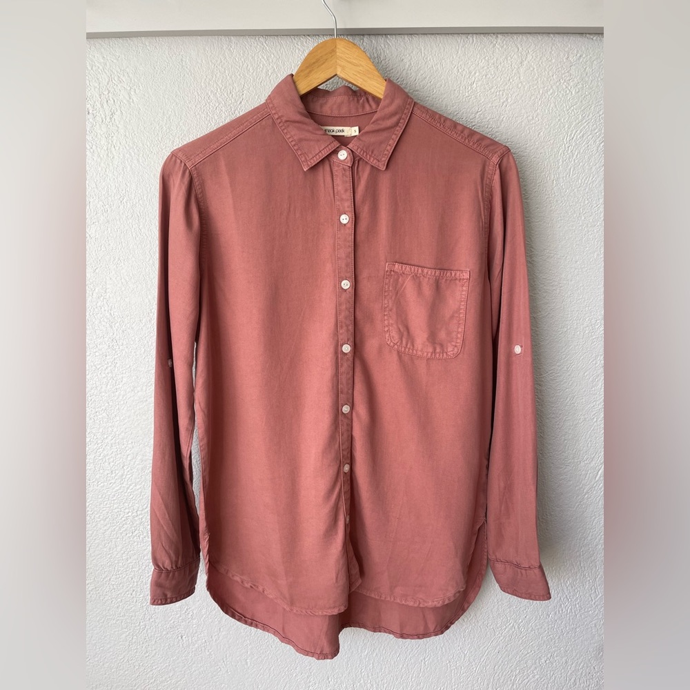 sneak peek brand size small oversized blush button up